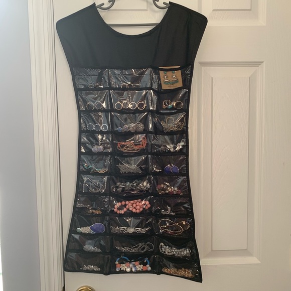 ONE LEFT! Hanging Double-Sided Jewelry Organizer - Picture 3 of 8